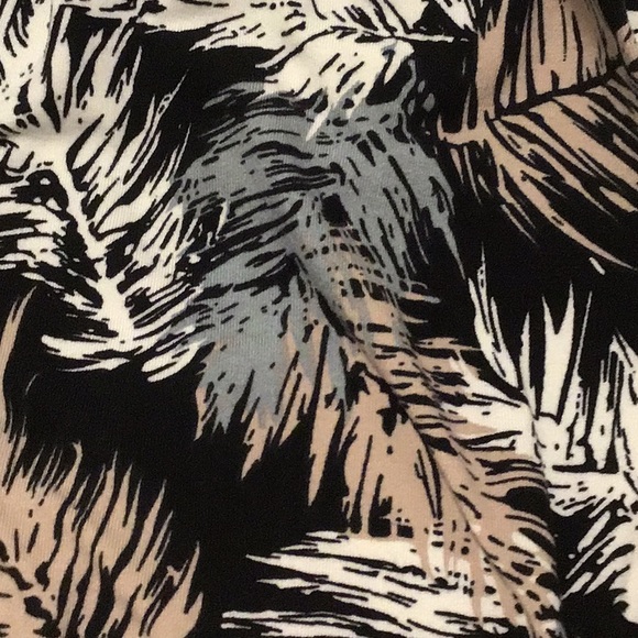 Leggings 4 pair L/XL all same except pattern, nice - Picture 6 of 8